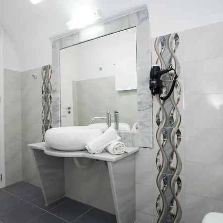 Myconian Brothers Άνω Μερά