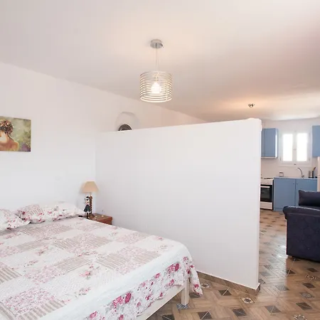 Myconian Brothers Ano Mera